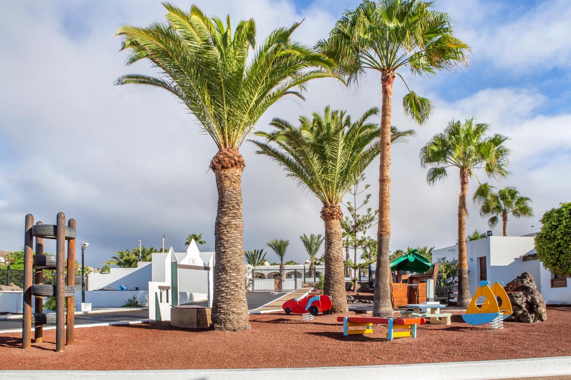 Jardines Del Sol Aparthotel Playa Blanca  Exterior photo